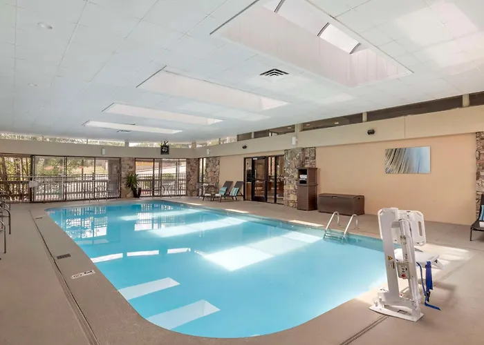 Best Western Plus Landing View Inn & Suites