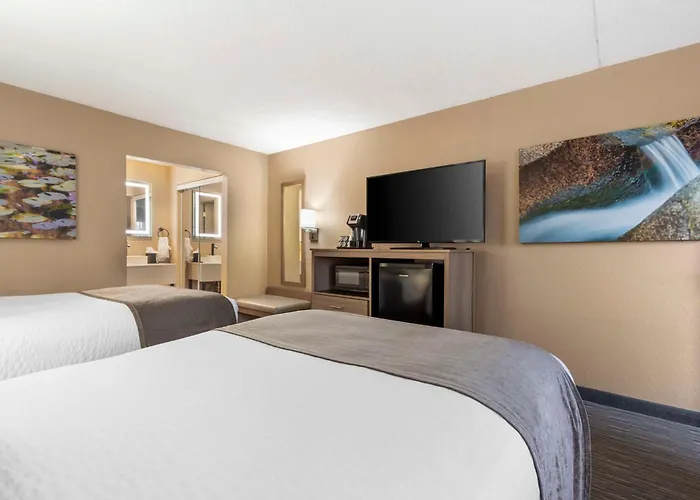 Best Western Plus Landing View Inn & Suites